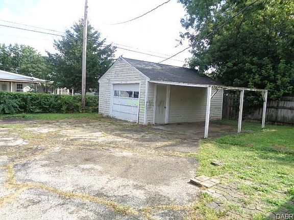 2nd image of 221 Fenwick Dr