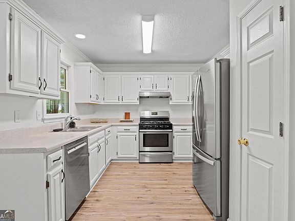 2nd image of 29 Pebble Way