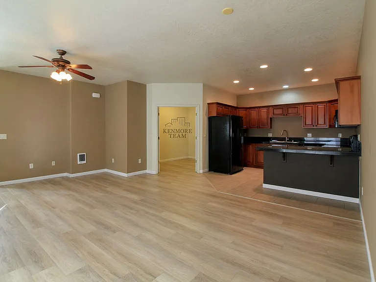 114 S Tweedt Pl — Photo 5