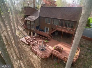 3097 Woods Cove Ln, Woodbridge, VA 22192