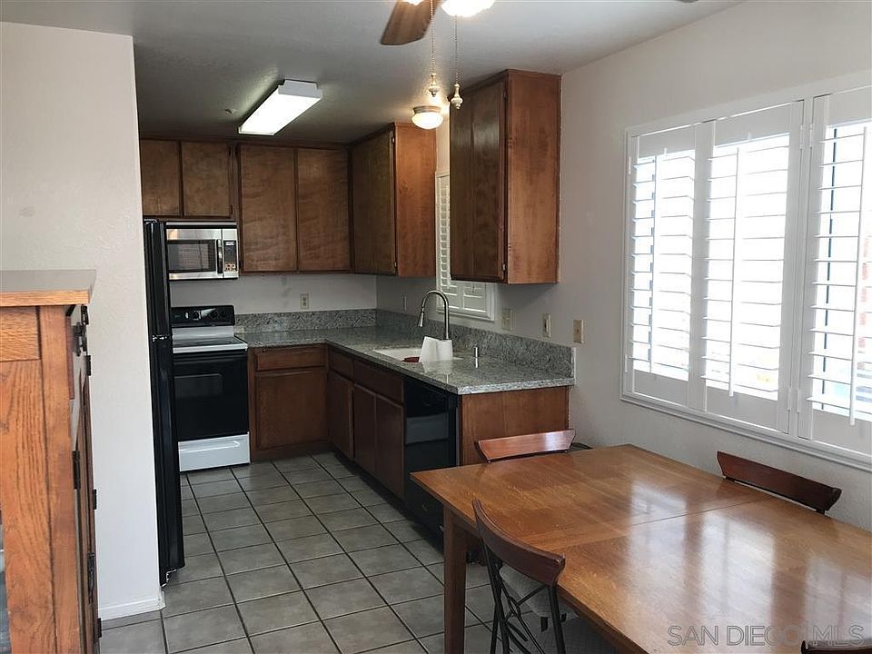 1st image of 1031 S Mollison Ave Unit B