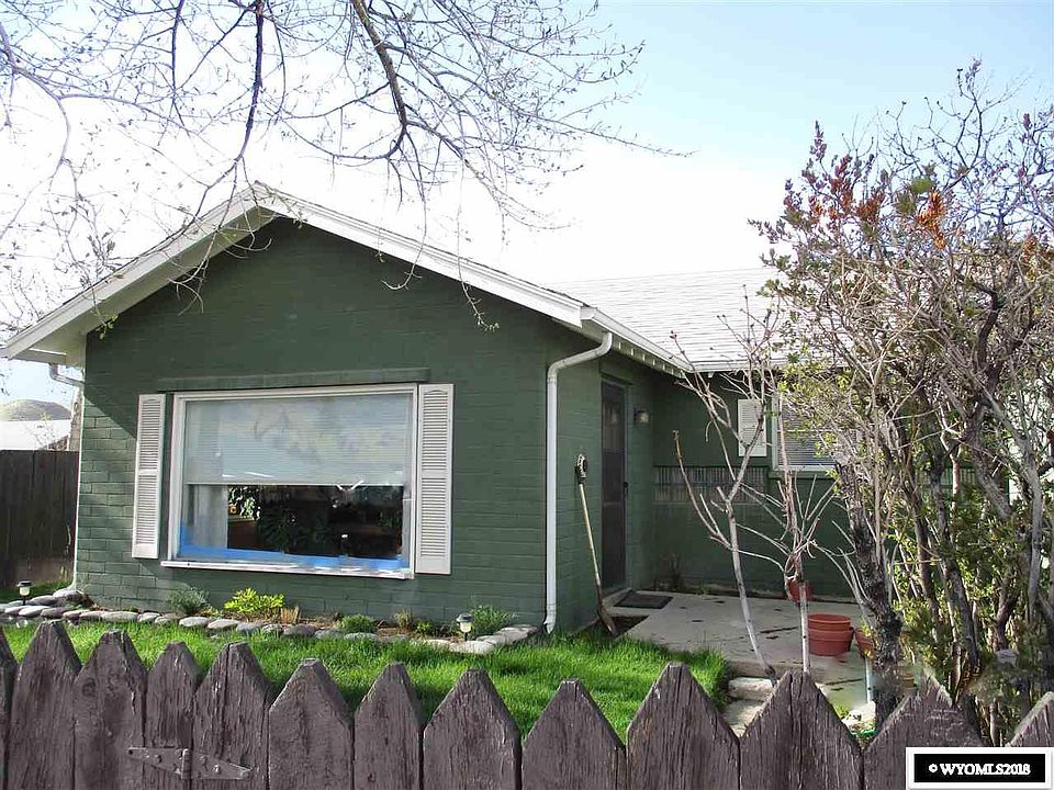 1st image of 210 E Ramshorn St