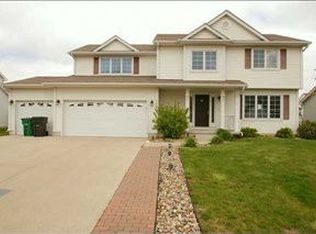 12221 Prairie Dr, Urbandale, IA 50323