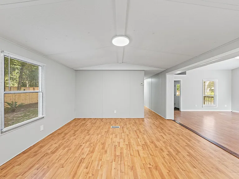 698 Persimmon St — Photo 7