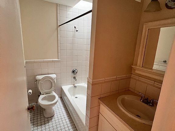 2nd image of 329 Collins Ave #2