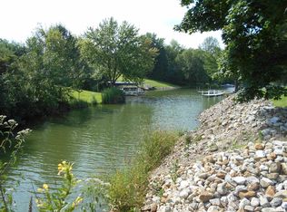 16 Bricker Cir, Avon, IL 61415