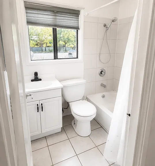 723 Pacific Ave — Photo 3