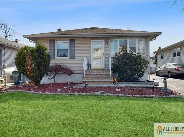 135 Archangela Ave, Colonia, NJ 07067