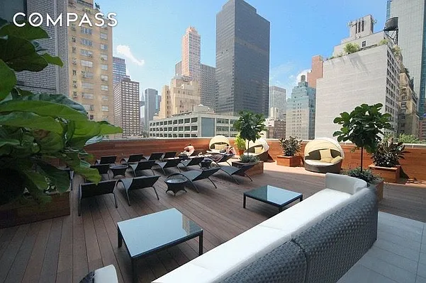 Sold by Compass | media 21