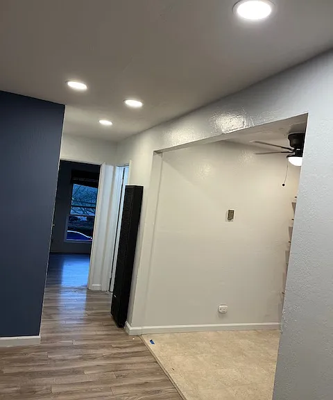 Hallway - recessed lighting