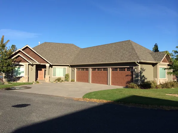 123 Blossom Ct #A, Seven Bays, WA 99122