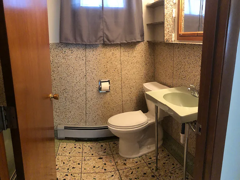 210 2nd Ave E — Photo 8