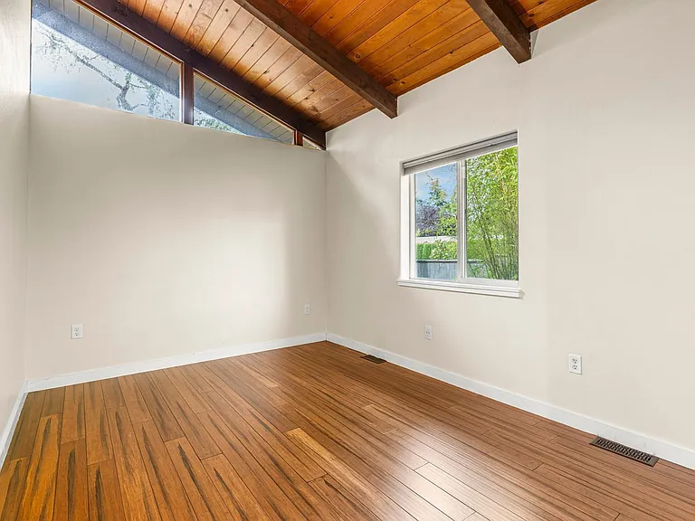 5125 NE Mason Ct — Photo 17