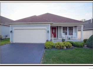 48 Hickory Grove Ln, Buffalo, NY 14227