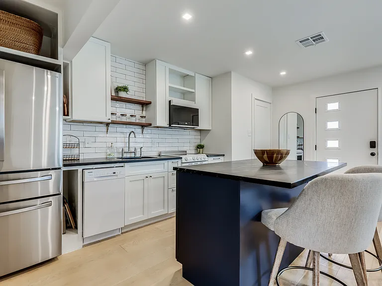 Westminster Dr — Photo 17