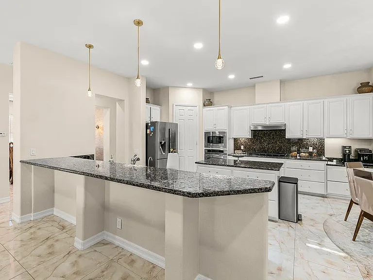 46211 Roadrunner Ln — Photo 9