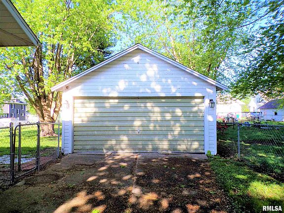 4th image of 244 Garfield Ave