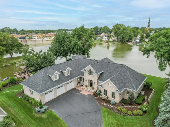 536 Riverway, Menasha, WI 54952