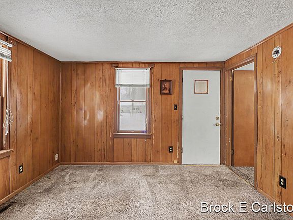 5th image of 1923 Dowd St