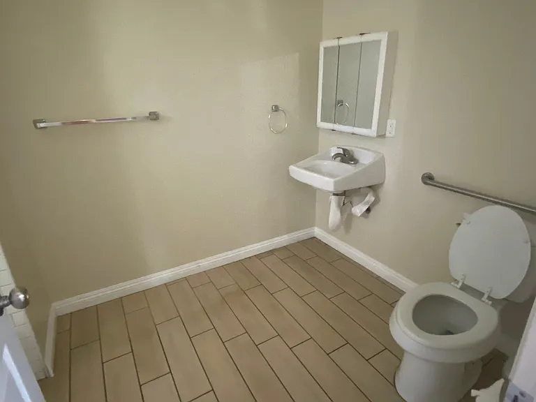 3856 S. Normandie Ave — Photo 24