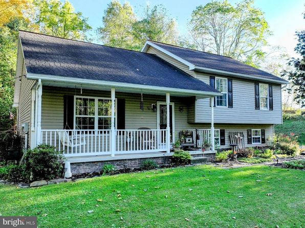 48 W 3rd St, Everett, PA 15537