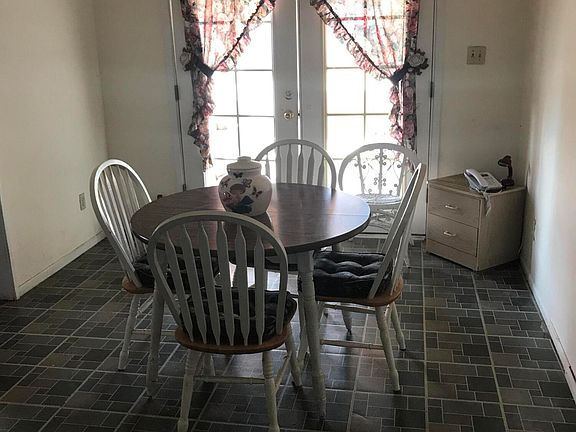 5th image of 133 E Las Flores Ave
