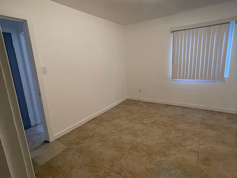 217 E Taylor St — Photo 23
