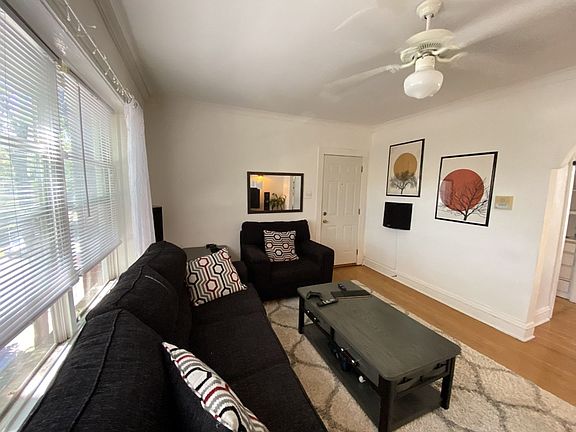 3rd image of 6144 N Hoyne Ave #2106-2