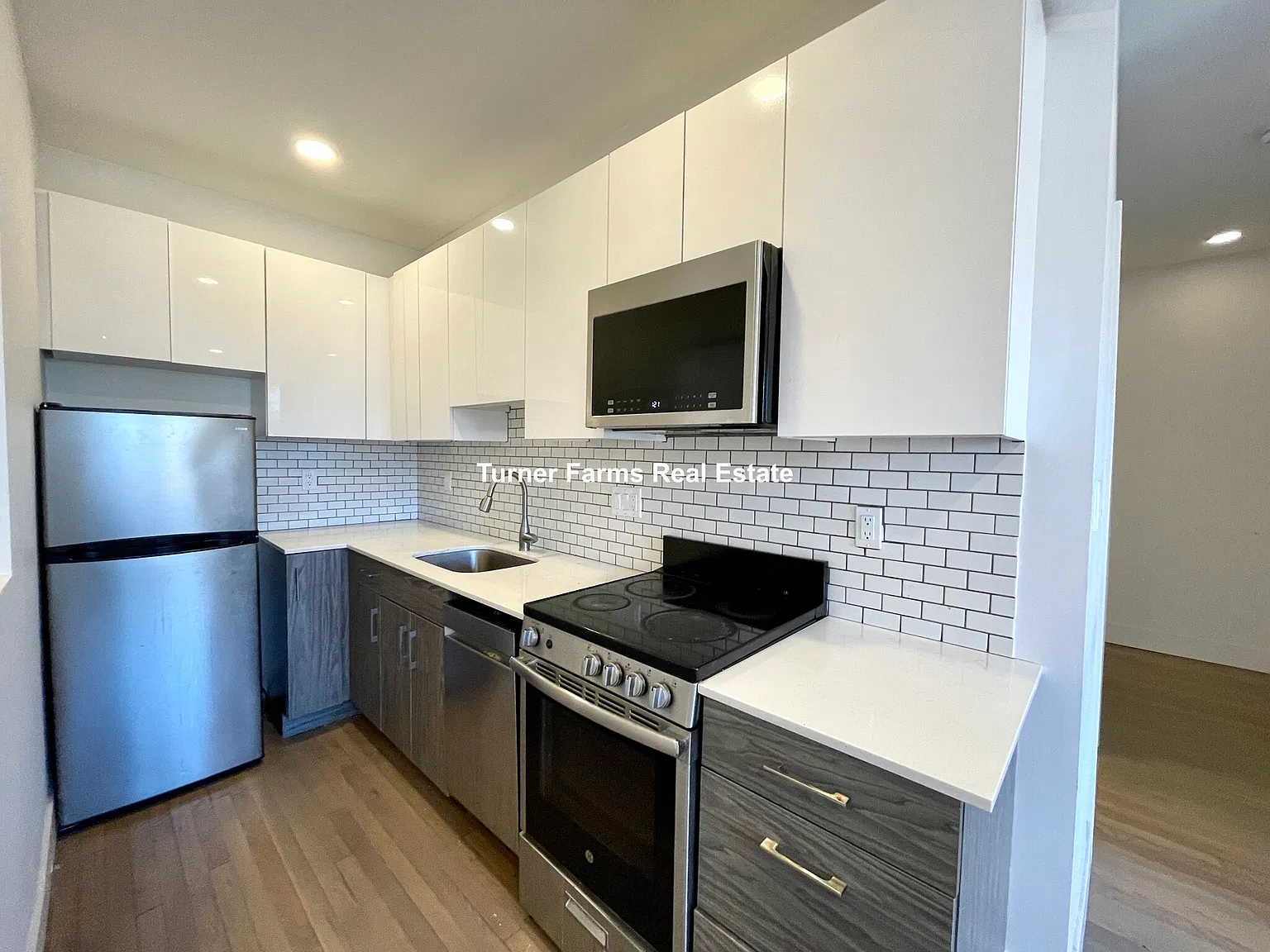 6-11 Peterborough St — Photo 2