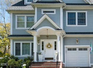 160 Country Rd, Fairfield, CT 06824