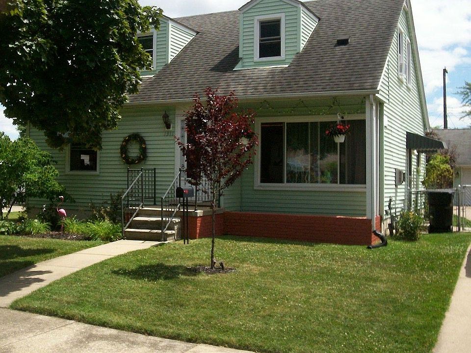 1st image of 1311 Spruce St