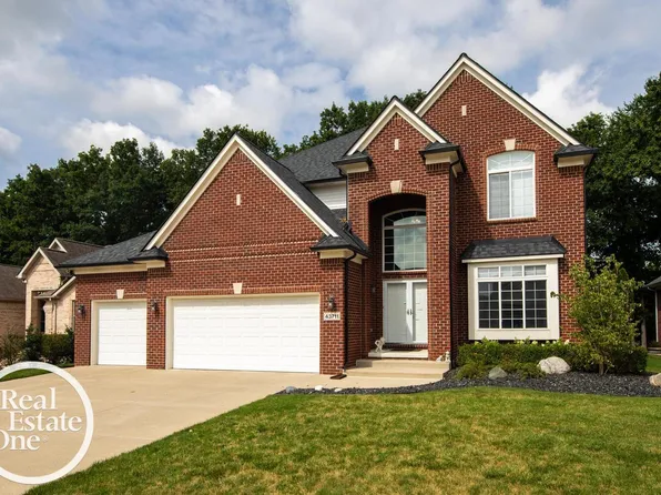 43711 Grouse Dr, Clinton Township, MI 48038