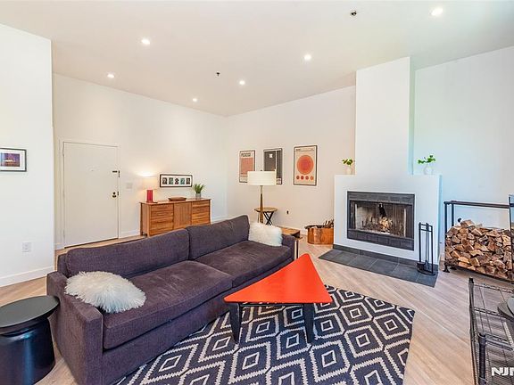 5th image of 260 Main St APT 313