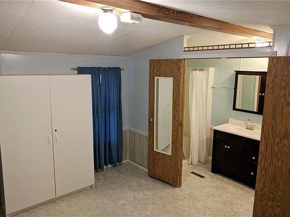 5th image of 404 Terri Dr