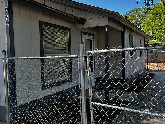 2nd image of 228 Coopwood Ave #2