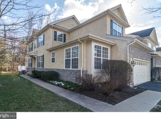 809 Creekview Dr, Blue Bell, PA 19422