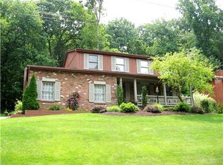 122 N Locust Dr, Jeannette, PA 15644