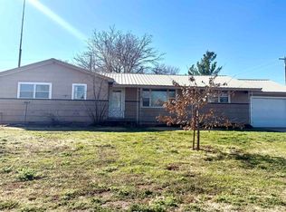 611 4th St, Fort Supply, OK 73841