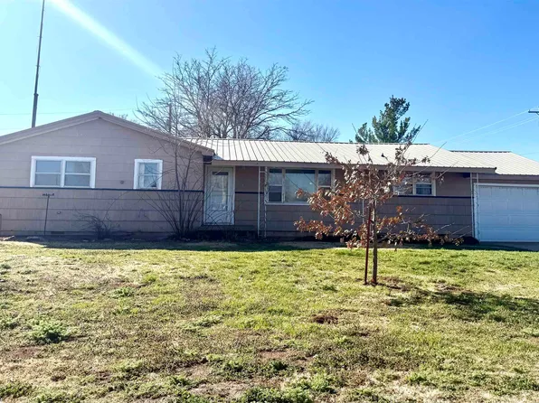 611 4th St, Fort Supply, OK 73841