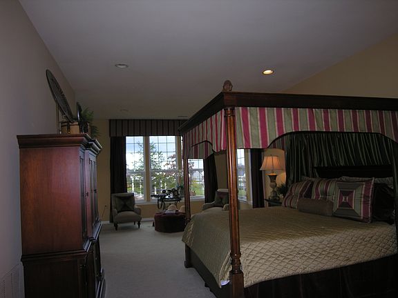 4th image of 16540 Sparkling Brook Loop