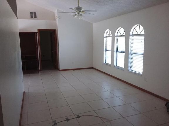 4th image of 164 SW Klee Cir