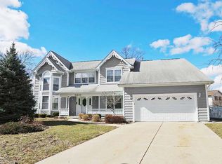 60 Sylvan Ct, Elk Grove Village, IL 60007