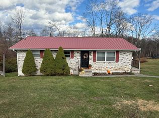 952 Old Eccles Rd, Beckley, WV 25801