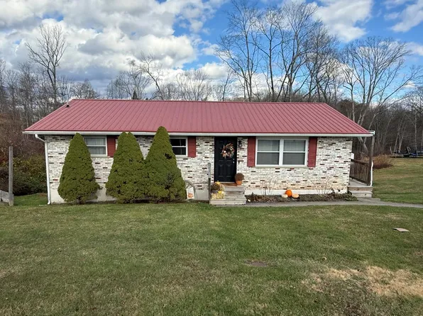 952 Old Eccles Rd, Beckley, WV 25801