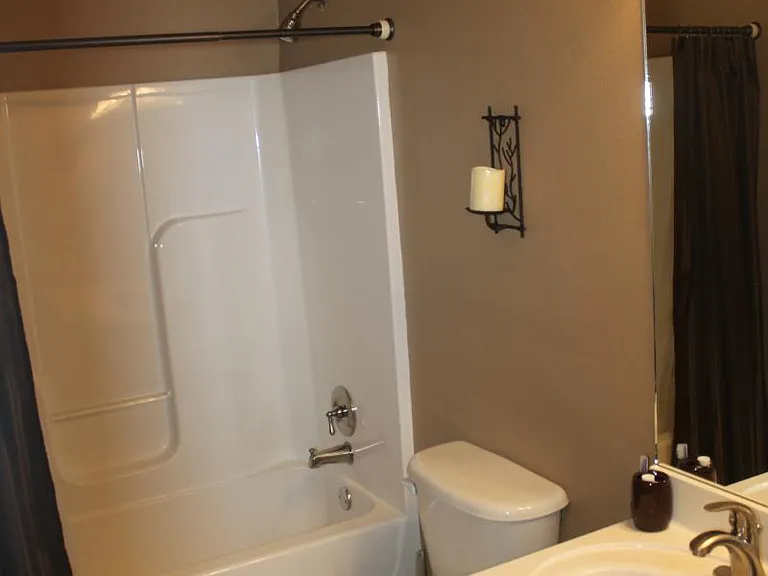 4702 SW Golden Eagle Ave — Photo 16