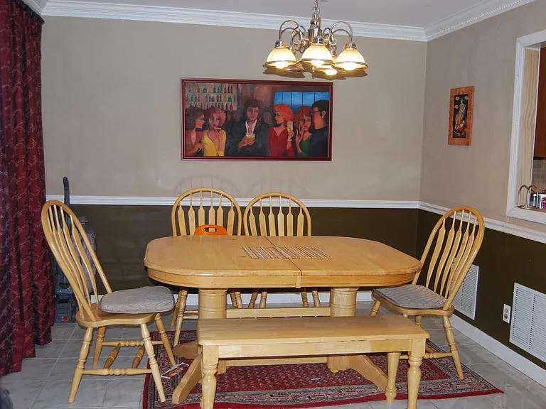19 Enright Ave — Photo 3