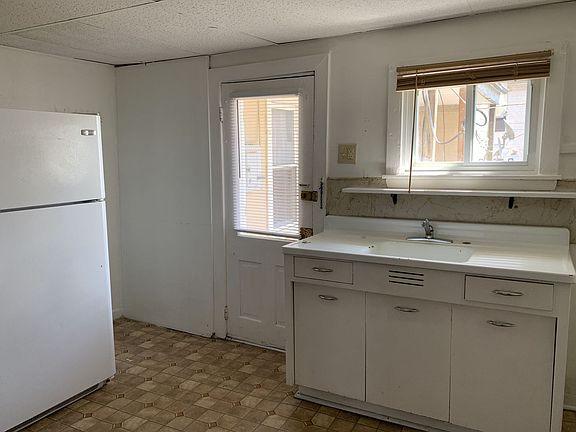5th image of 103 S Church St #103-3