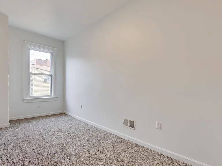 819 Proctor Way — Photo 13