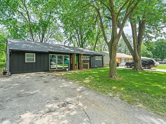2nd image of 10915 Ewing Ave