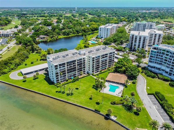 100 Oakmont Ln APT 106